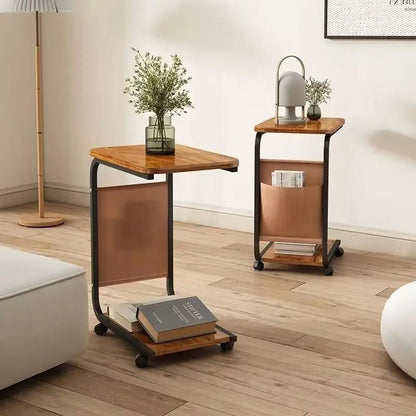 Table d'appoint en forme de C